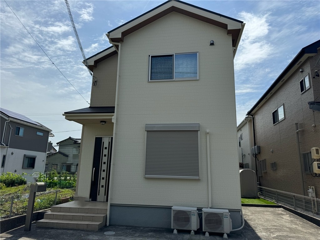 【小牧市 N様邸】 外壁塗装-アステックペイントフッソREVO1000-IRツヤなし- 屋根塗装-アステックペイントスーパーシャネツサーモF- ベランダ防水FRP