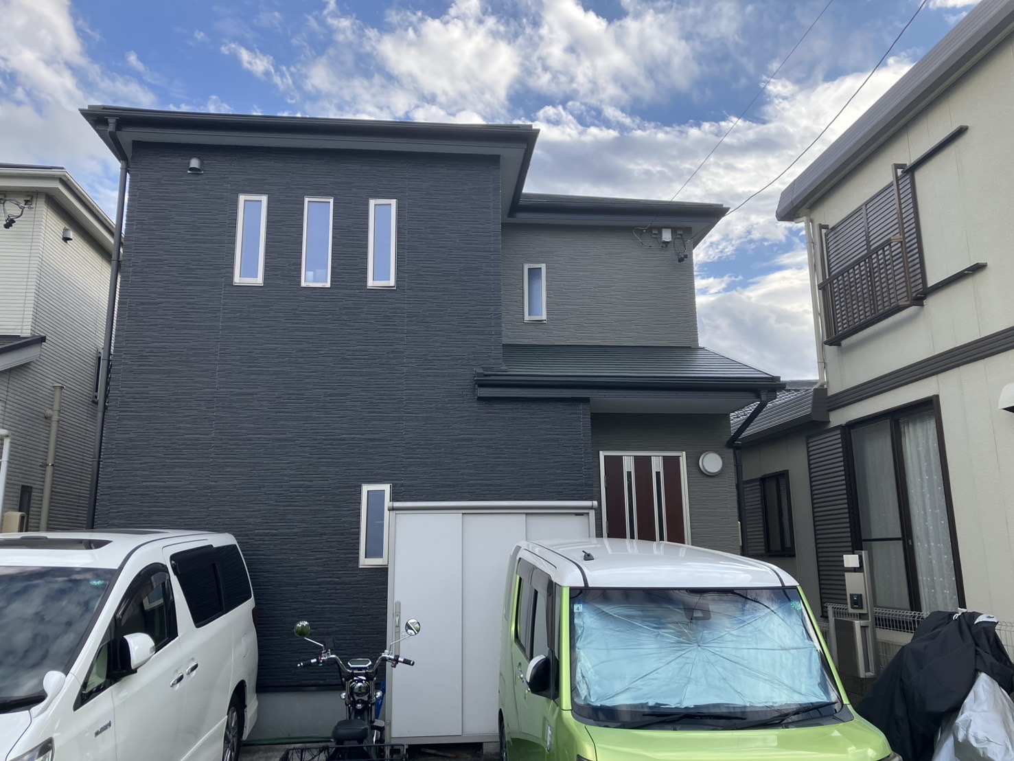 【蟹江町　Ｉ様邸】　外壁塗装-プレミアムシリコン-　屋根塗装-エスケー化研ヤネフレッシュSi-　ベランダ防水