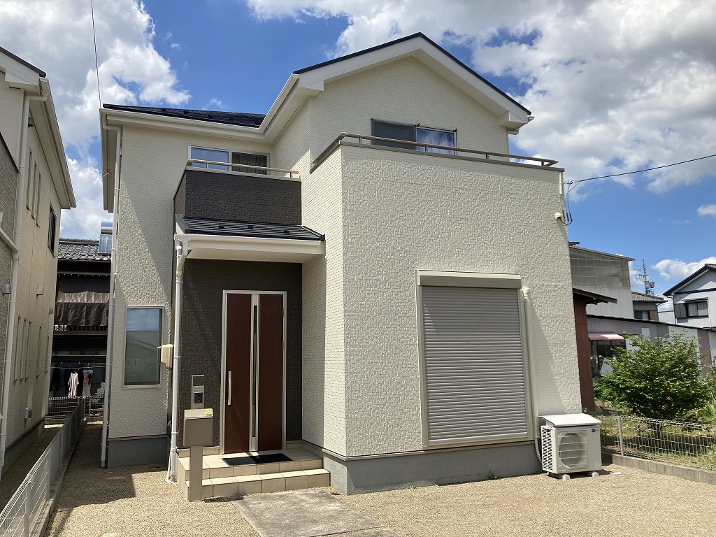 【各務原市　Ｉ邸】　外壁塗装-日本ペイント パーフェクトトップ－　屋根塗装-エスケー化研 クールタイトSi- ベランダ防水